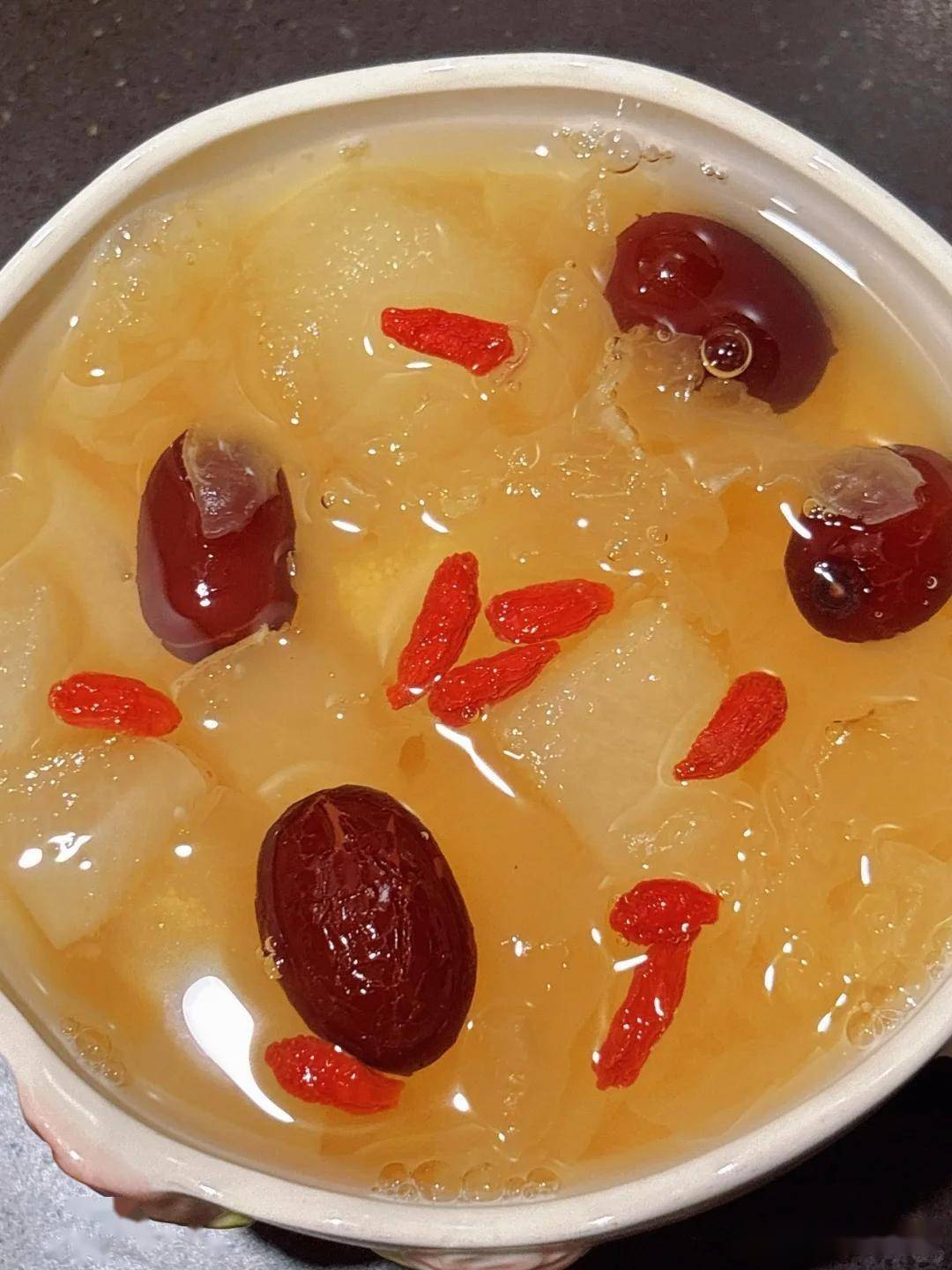 原创            霜降后，汤水最养人！必备这3碗滋补汤羹，润燥暖胃又简单，暖到心窝里！