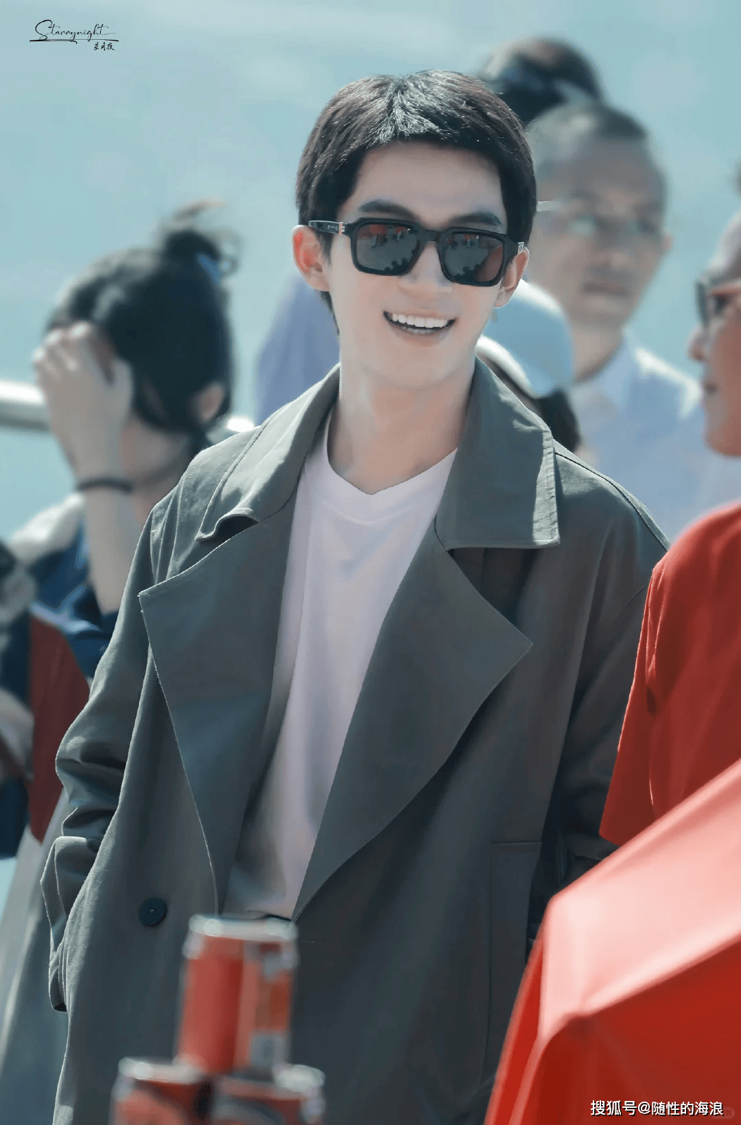 原创            王星越新剧开机剃发！演西部缉毒罪案剧，与王千源双男主引期待