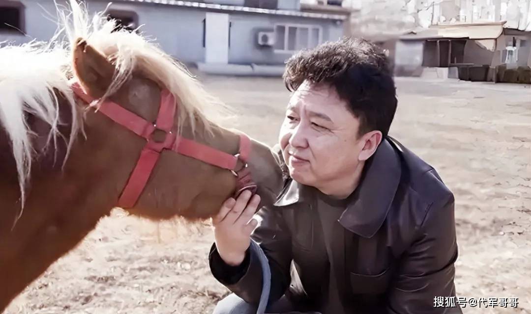 原创            钱再多有啥用?成为“老赖”不到48小时,于谦被扒了个底朝天