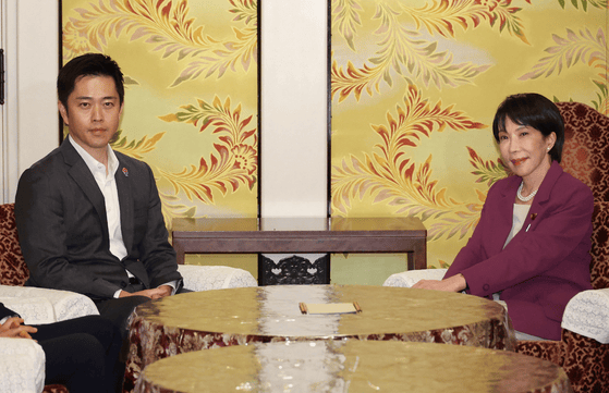 锁定胜局？高市早苗“策反”对手翻盘，在野党联盟9天瓦解，候选人痛斥维新会