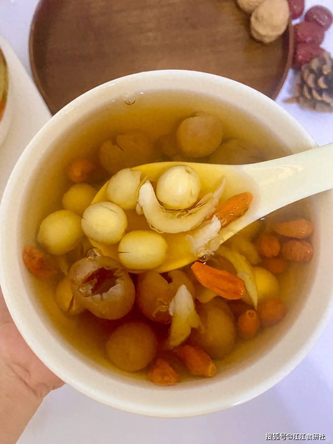 原创            肝血越少,睡眠越差,建议常吃这3样,滋补肝血,安神助眠身体好