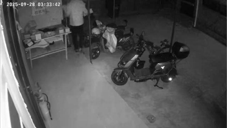 每月稳定收入8000多元却忍不住经常偷快递，上海一男子被刑拘