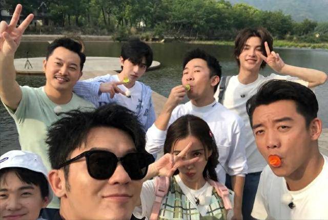 一路繁花新路透：何赛飞甩脸子，刘嘉玲翻白眼，张柏芝热情没人理