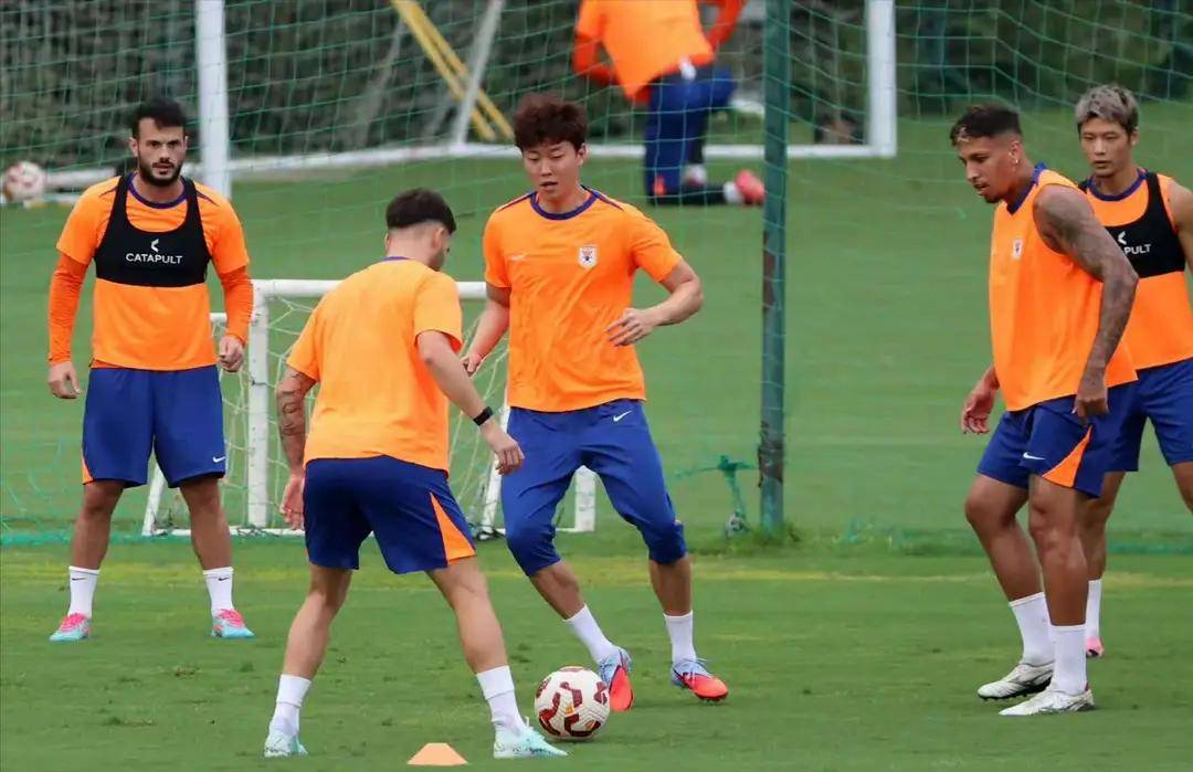 原创            泰山赛前发布会新人首次亮相，韩鹏透露坏消息，谈依木兰和陈泽仕