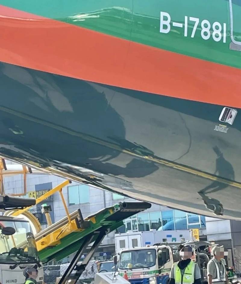 上海飞台北波音787发生机尾擦地！长荣航空称乘客未受影响