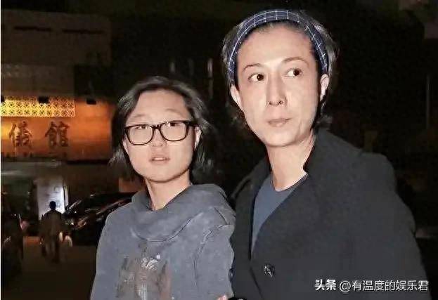 原创            面相全变了!再看成龙儿子和成龙女儿,才知两人差距在哪里