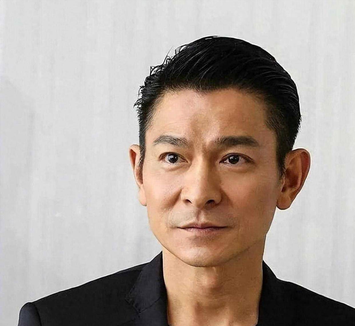 原创            与王诗龄同享富养，刘德华之女年少变貌，十三岁展现新风采