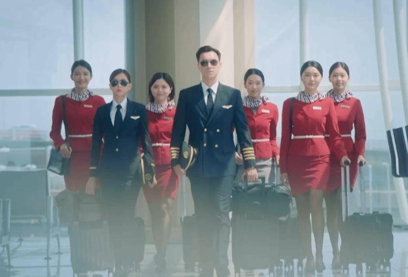 TVB兩大男星各手握3部剧!TVB人气花旦独挑4部剧一枝独秀!巡礼大合照出炉