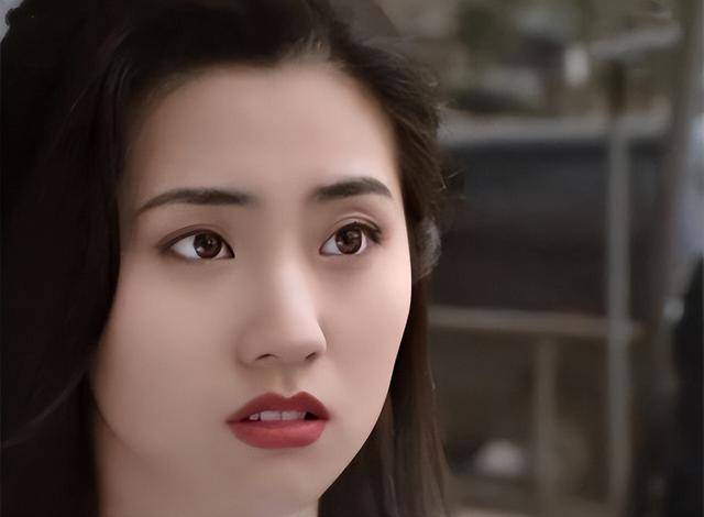 恭喜！香港知名女星宣布结婚，离异男友被传欠债5000万，靠母生活