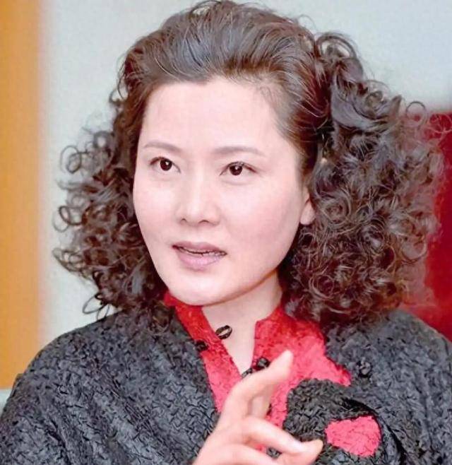 原创            专戳人肺管子！何赛飞上综艺“治”刘嘉玲，宁静靠边站不敢说话