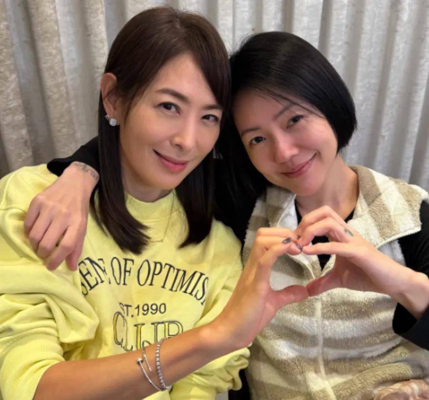 原创            贾永婕说小S越来越像大S，两人早已融为一体，过度消费大S惹争议