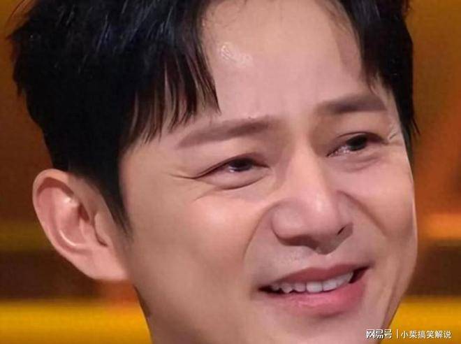 原创            人前光鲜人后心酸！51岁的何炅自曝非常痛苦，如今谁都救不了他