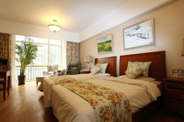 北京认知症养老机构如何通过艺术疗法激发老人创造力？绘画与手工的魅力