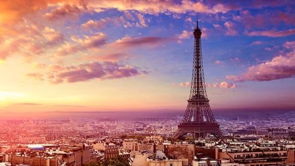 法国卢浮宫7分钟被抢9件拿破仑时期珠宝 称损失“无法估量”