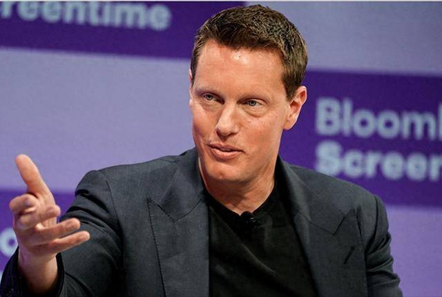 原创            8亿吃下派拉蒙,又狂追华纳!这个狠人,正重塑好莱坞版图!