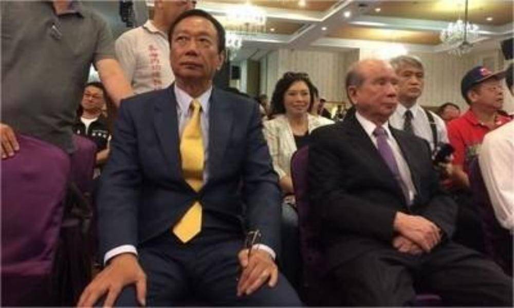 原创            当着美国人的面，连蔡英文都不敢说的话，郭台铭说了，岛内震动