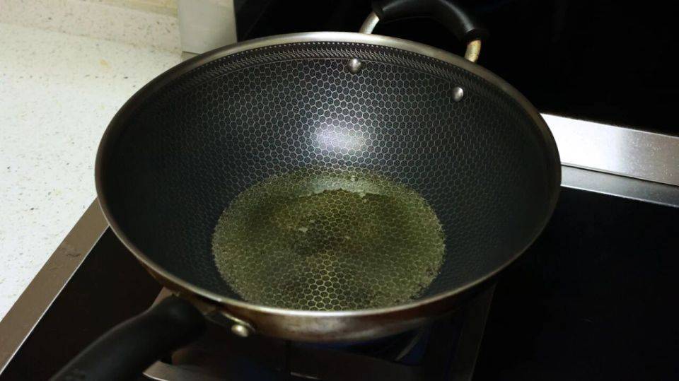 为何“脑梗”逐渐增多呢?医生:与肥肉无关,这些调味料尽量少放