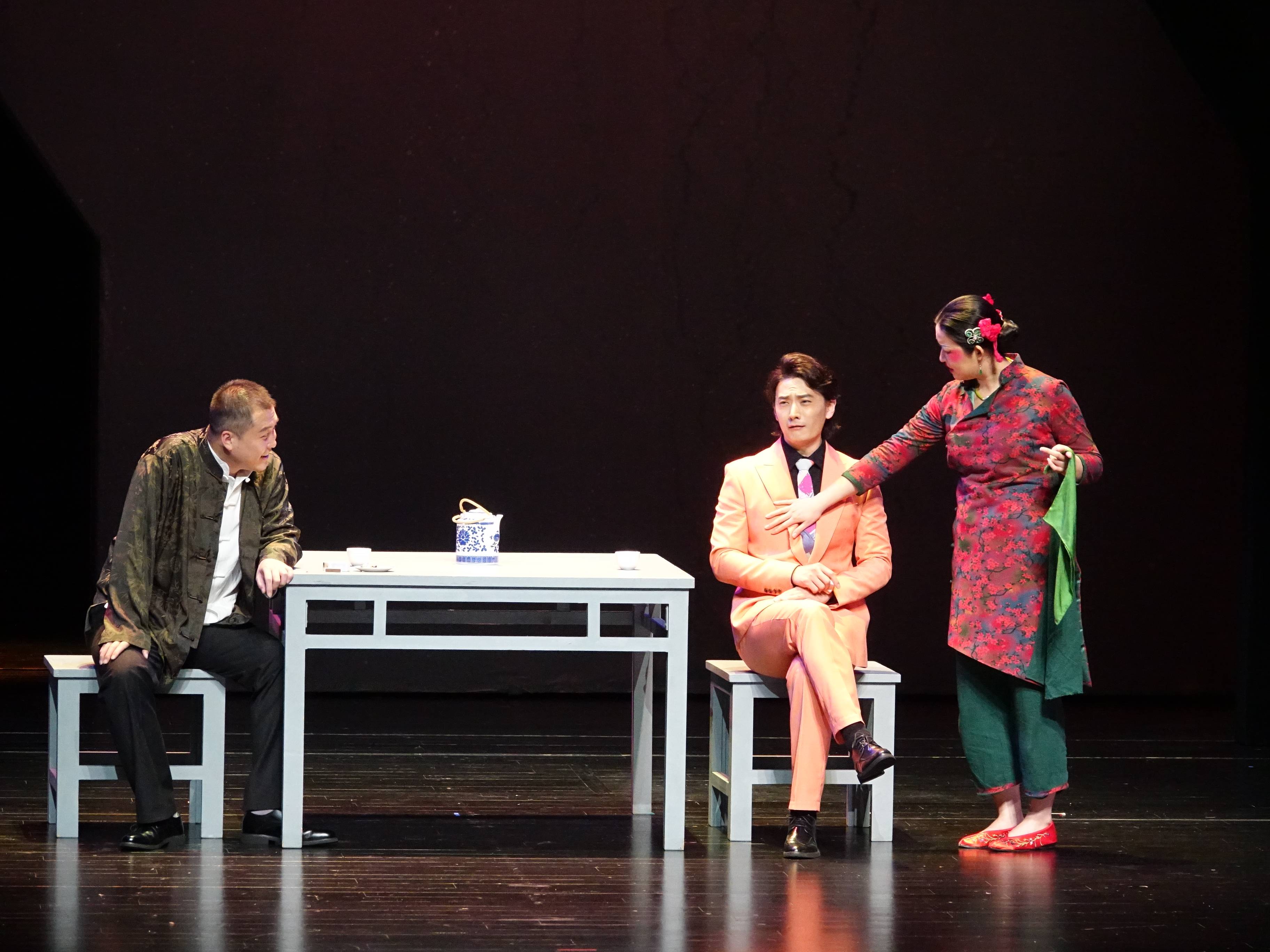 北京人艺西安艺术季：“观众不看手机了”