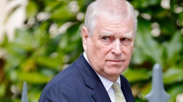 英国安德鲁王子放弃王室头衔