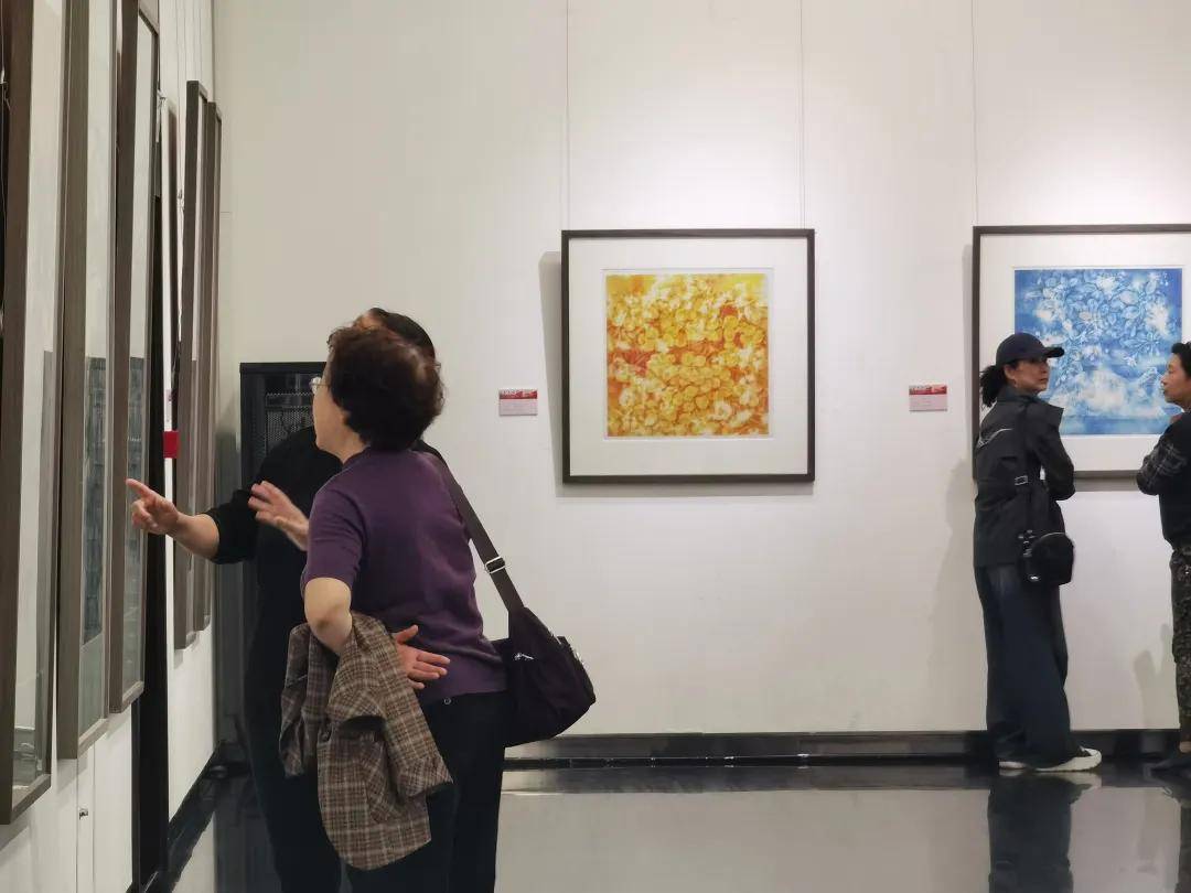 “絮语丹青”庆国庆 吉冀甘三省女画家作品交流展亮相吉林市美术馆