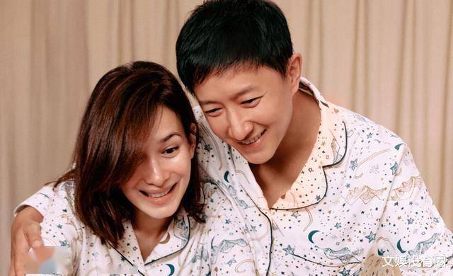 原创            卢靖姗韩庚官宣二胎出生，晒一家四口合照，凑齐了一个“好”字！