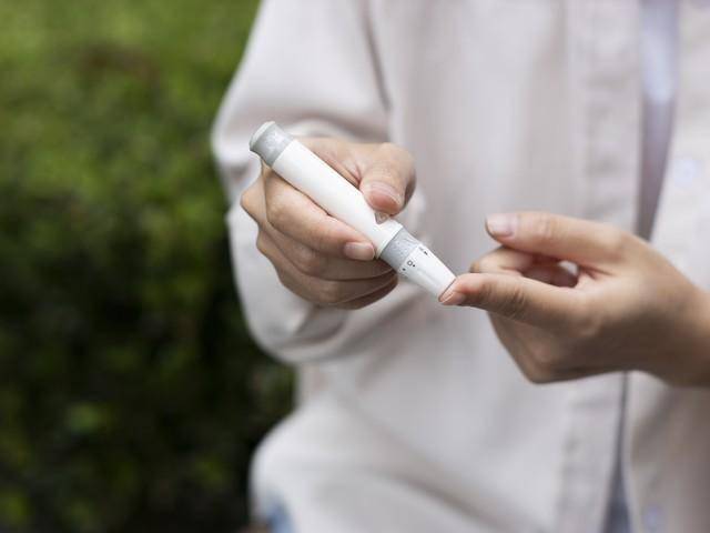 糖尿病饮食：多吃这三样，帮你稳住血糖！搞懂怎么吃、为啥有效！