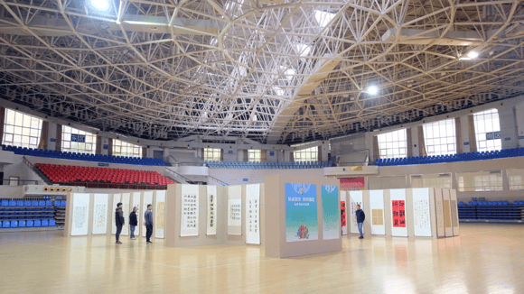 “怀素故里 墨舞湘超”永州书法作品展在市体育馆启幕