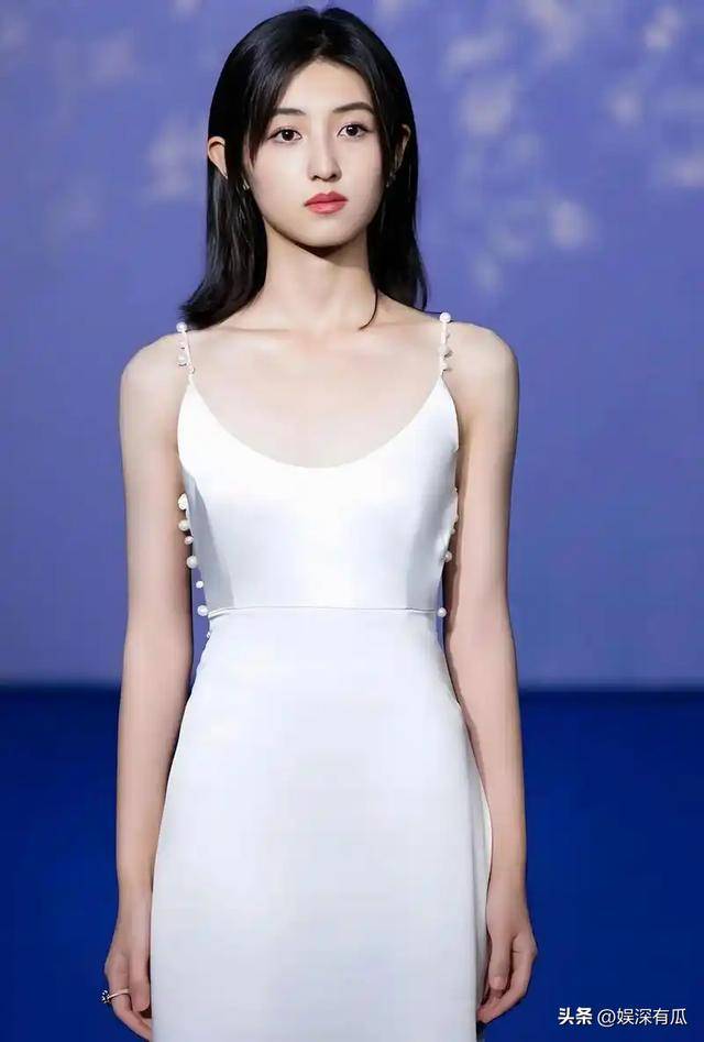 原创            一没演技二没成绩,却敢坐在评委席点评,到底是谁给他们的勇气?