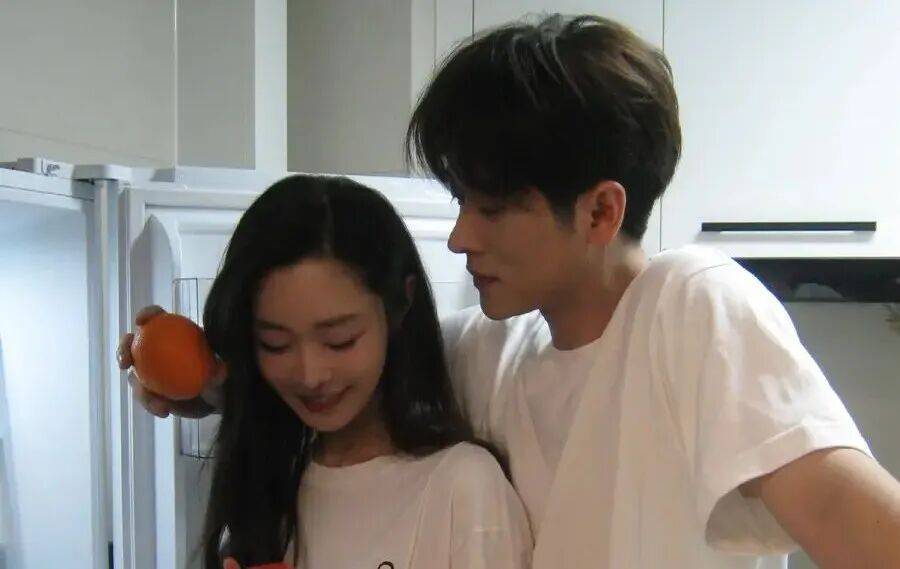 【2025.10.11】赵肉丝和公司谈妥？王俊凯跟鹿晗？周柯宇家境？《不眠日》效果？宋轶跟丞磊在一起？李沁重视《一笑随歌》？