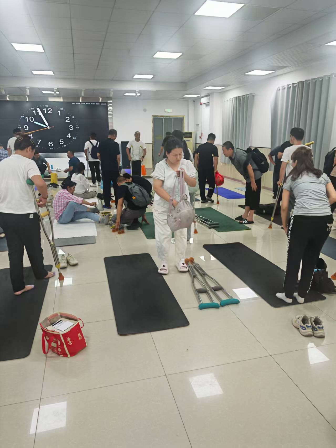 股骨头坏死早期最佳治疗办法-李氏三联法引领中西医结合的新篇章