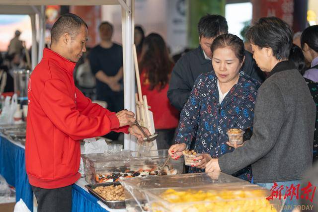 聚焦“舌尖上的健康” 长沙开福区举办“减油减盐”主题宣传活动