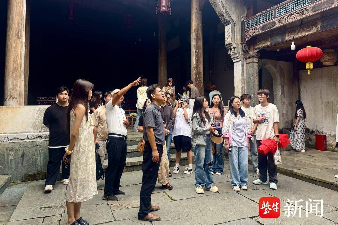 以创新模式打开“写生路上的思政课”