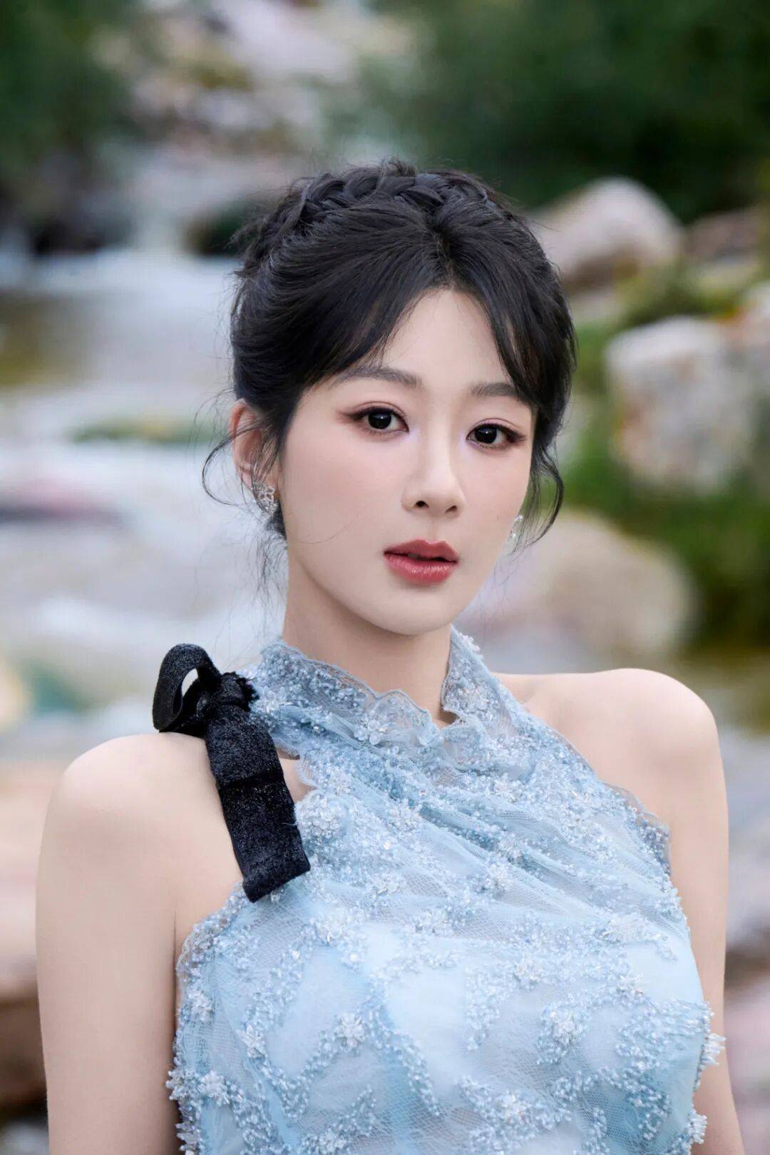 榜妹热线 ｜杨紫终于杀青？敖瑞鹏新剧不开机？陈都灵挑战无限流？章若楠又拍现偶？翟子路医疗剧？