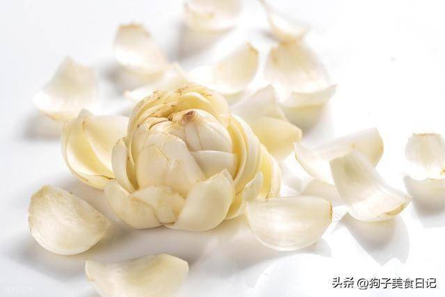 霜降时节刚上市，贵是贵但别错过，1润燥2助眠3补钙，老人可常吃