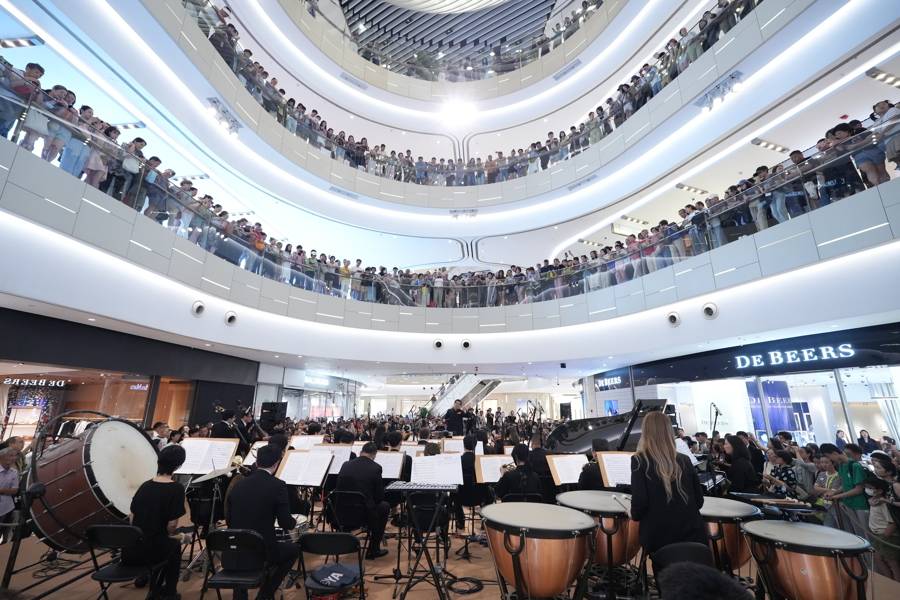 国庆中秋双节同庆，iapm商场打造“奇幻世界”艺术盛宴点燃消费热情