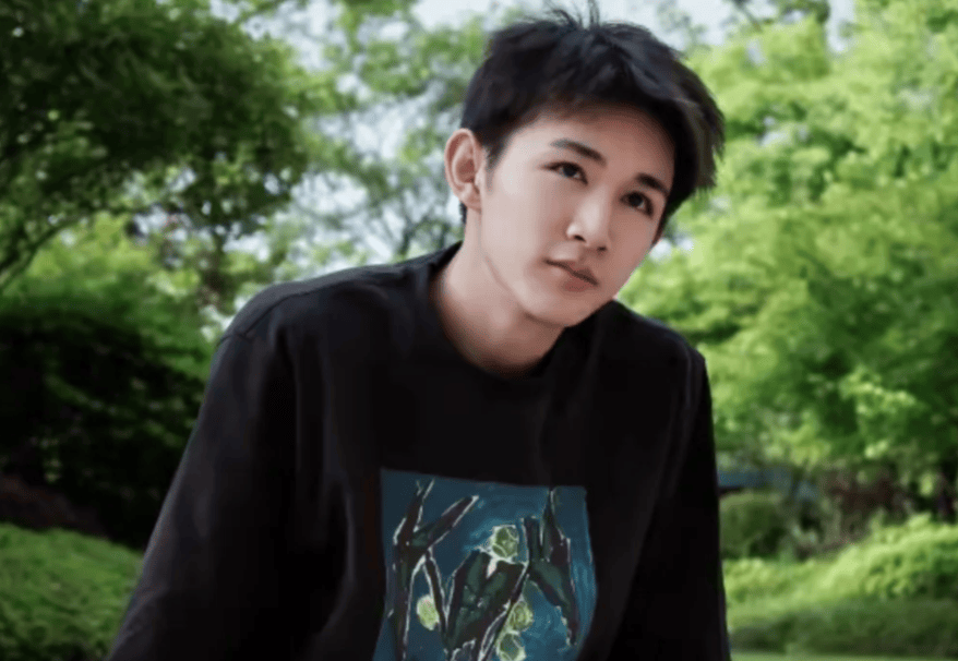 原创            荣梓杉出轨约妹照曝光！与李禹熹控诉时间吻合，还曾要求对方删照