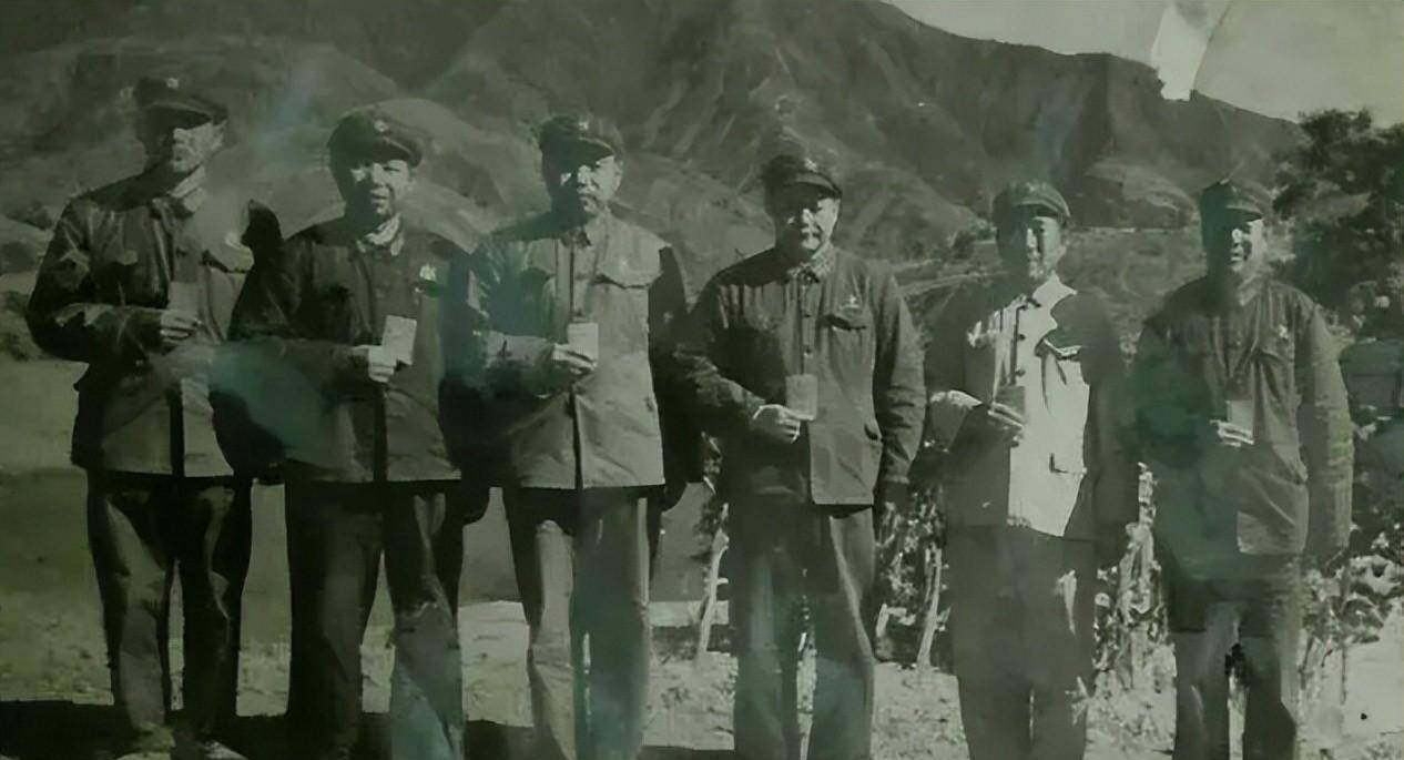 原创            他从省军区调中央，主持全军政治工作，到任后政工组撤销，想回去