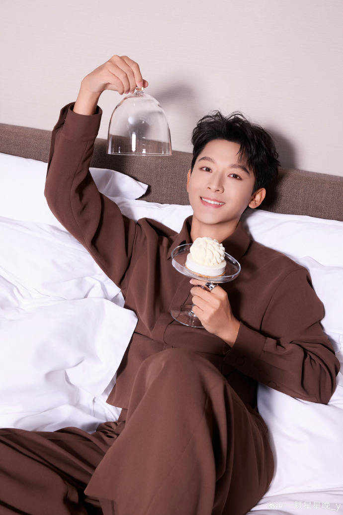 原创            张晚意硬刚换座花少！盛典结果成谜，团魂好嗑哭？