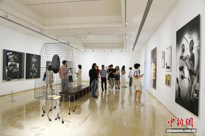 第七届海外华人艺术家文化精品展在何香凝美术馆开幕