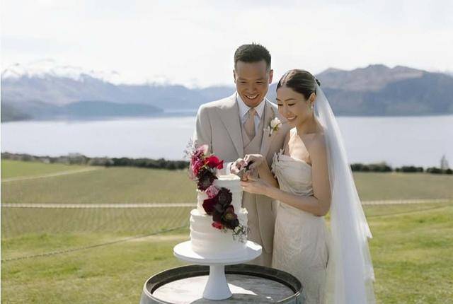 恭喜！香港知名女星毫无预警宣布结婚，忙于事业一度单身长达八年