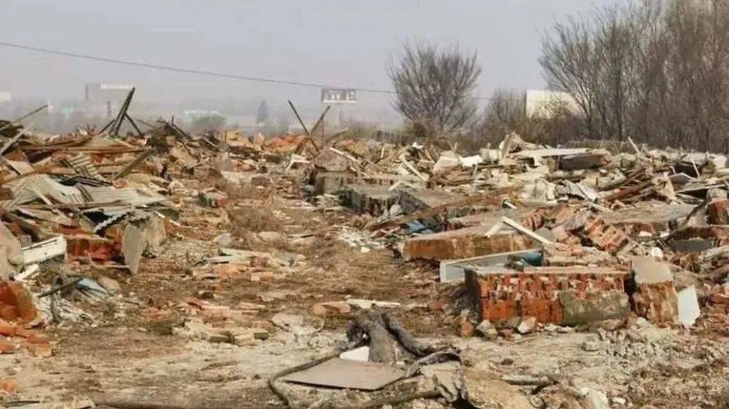 吉林一男子因老猪场被强拆阻止施工，被关295天后无罪释放，获赔21万元