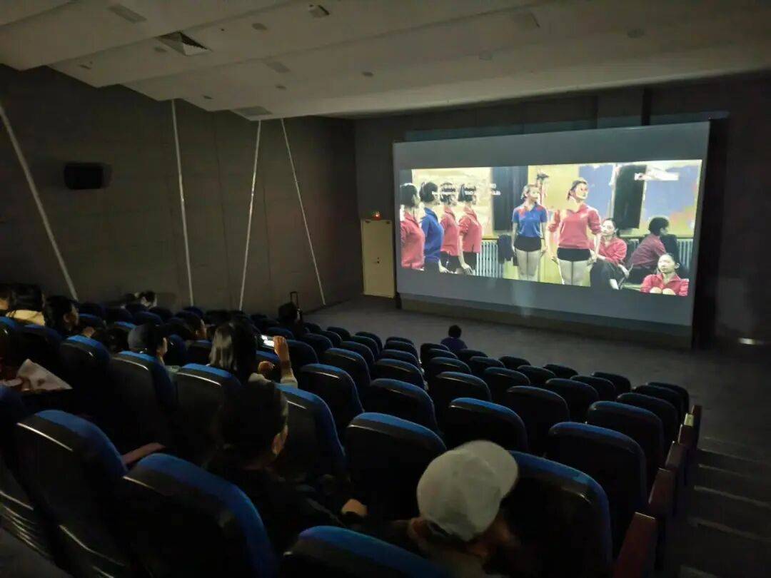 【晋中市图书馆】数字资源鉴赏空间——“光影启思·叩响心门”电影沙龙《归来》