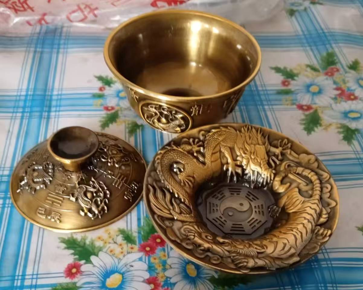 天人合一，道器相融：铜四神兽纹八卦盖碗鉴赏