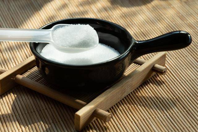 原创            伤心脏最凶的调料被揪出，是食盐的5倍，医生：心脏病患者别放了