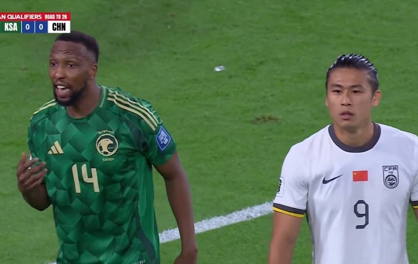 原创            亚足联年度典礼：亚冠冠军王霜陪跑！日本2人获奖，足球先生出炉