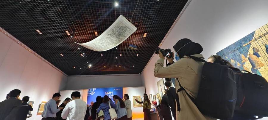 “一带一路”艺术展走进乌兹别克斯坦，呈现“丝路长云”