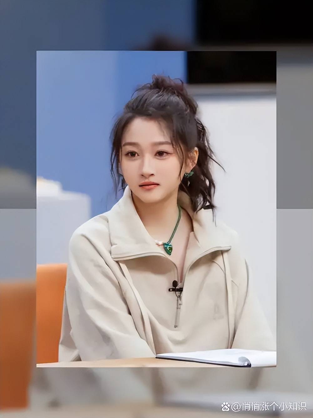 原创            关晓彤综艺说“喝多了”上热搜！“红酒瓶转世”人设引争议