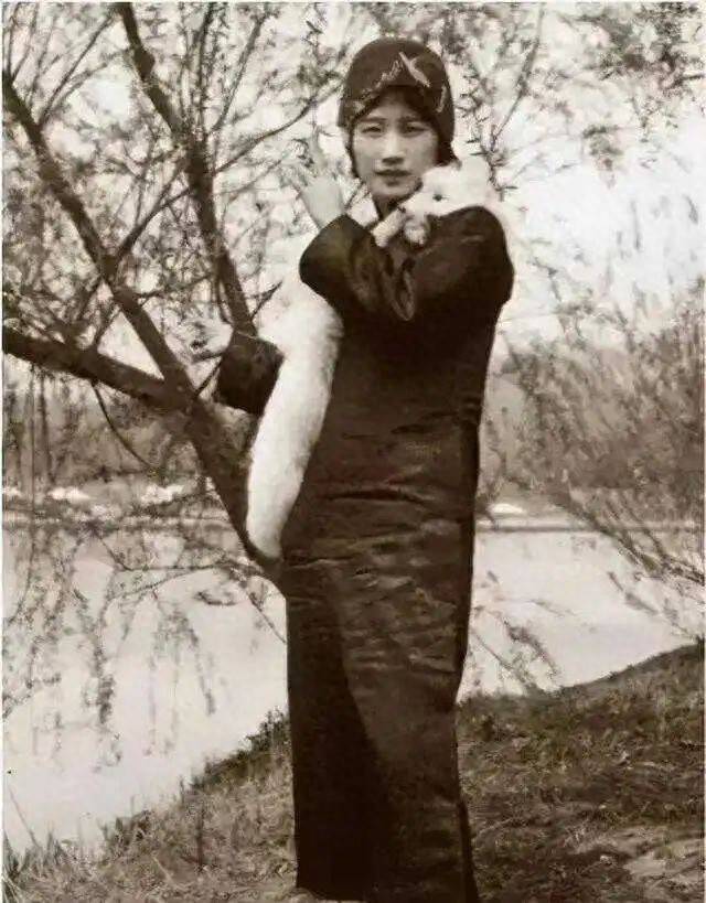 她是徐志摩最爱的人，师从陈半丁刘海粟，死后却无人认领骨灰