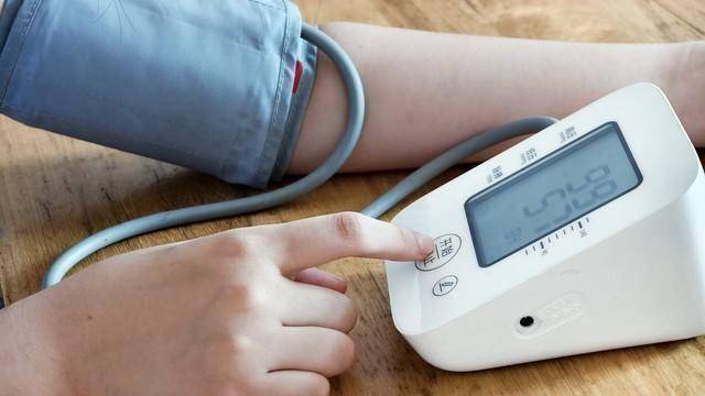 高血压患者的“护血管早餐”！每天1颗，5个改善看得见，吃法讲究