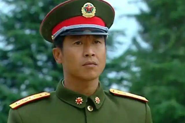 原创            张国强：被前妻嫌穷，演《士兵突击》爆火，再因一个动作火遍全网